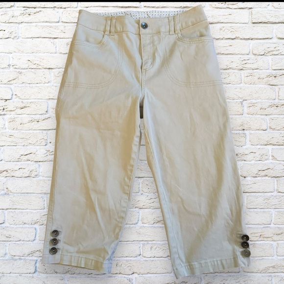 Christopher & Banks Light Khaki Capris Size 4 - Picture 1 of 4